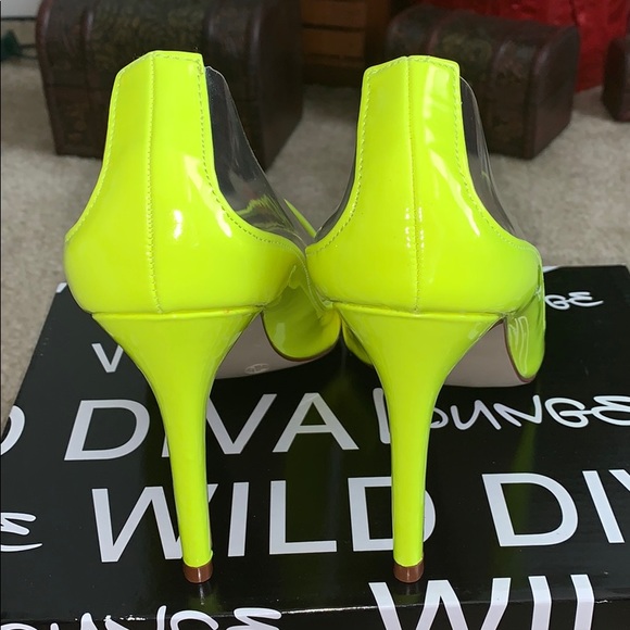 NWOT Neon Yellow/Clear Patent HEELS 👠 - Picture 3 of 8